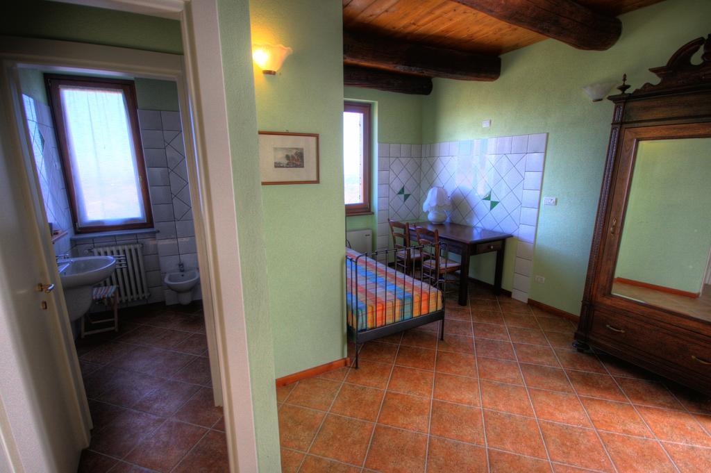 Azienda Agrituristica Alcastle Montabone Exterior photo
