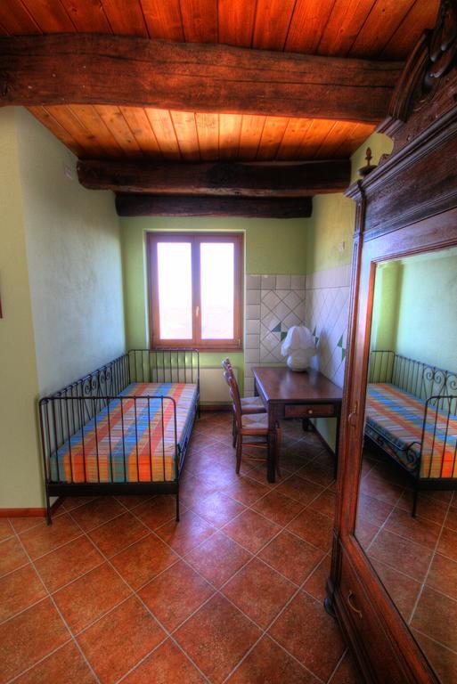 Azienda Agrituristica Alcastle Montabone Exterior photo